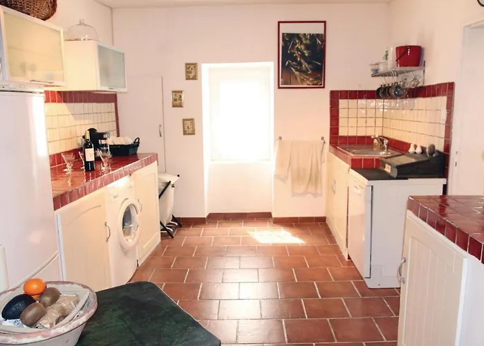 Cozy Home In Reillanne With Wifi